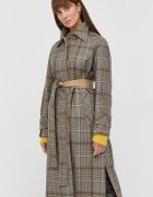 Victoria Beckham palton cu două fețe