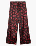 Cropp Pantaloni cu imprimeu - negru