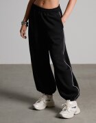 Cropp Pantaloni de training jogger - negru