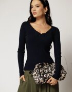  Bluza din tricot bleumarin cu decolteu in V si croi mulat