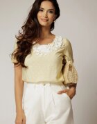  Bluza galbena cu buline din rayon si broderie la decolteu
