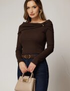  Bluza maro din bumbac cu decolteu barcuta si brosa