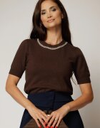  Bluza maro din tricot cu manecile scurte si aplicatie la decolteu
