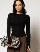  Bluza neagra din viscoza cu maneci lungi si decolteu rotund
