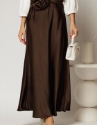  Fusta lunga maro din satin cu cordon floral voluminos