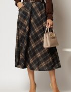  Fusta midi din tricot cu buzunare si carouri bleumarin