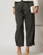  Pantaloni dama gri cu nasture jos si buzunare laterale
