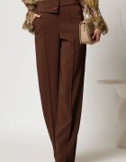  Pantaloni eleganti maro cu 3 nasturi si croi evazat