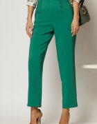  Pantaloni verzi conici cu nasturi decorativi pe talie