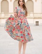  Rochie din viscoza bej cu croi petrecut si imprimeu floral rosu