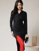  Rochie DY Fashion eleganta din lycra neagra cu fronseu pe fusta