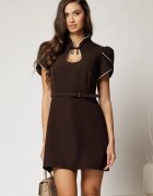  Rochie DY Fashion maro scurta cu detaliu la decolteu si maneci scurte lalea