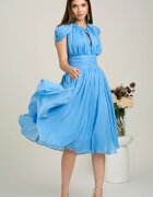  Rochie DY Fashion midi bleu din voal in clos cu accesoriu si decupaj la decolteu