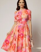  Rochie DY Fashion midi cu print cu bujori corai in clos din triplu voal cu nasturi la bust si curea in talie