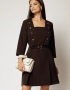  Rochie DY Fashion scurta maro inchis cu decolteu patrat si nasturi