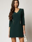  Rochie DY Fashion scurta verde cu decolteu V si nasturi decorativi pe fusta