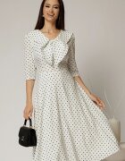  Rochie midi alba cu buline si guler amplu croi clos