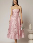  Rochie midi roz de ocazie cu decupaje florale si perle