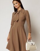  Rochie scurta bej clos cu guler tip cravata