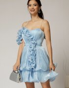  Rochie scurta bleu de ocazie cu volanas pe umar din voal peliculizat