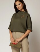  Tricou kaki cu brosa si croi lejer cu adaos de viscoza