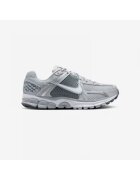 Nike Pantofi Sport Barbati - Zoom Vomero 5 FJ4151-003