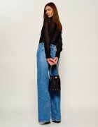 MCM De piele geantă tip sac Pina