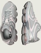 New Balance Sneakers U2000