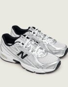 New Balance Sneakers U740