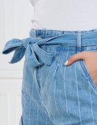 Pepe Jeans London Pantaloni scurți KAYLEE STRIPE | Regular Fit