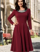 Chanttal Rochie de zi midi in clos bordo Cesima cu colier din margele
