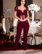 Chanttal Salopeta eleganta bordo cu decupaj in zona taliei decorat cu broderie pretioasa