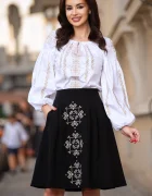 Effect Fusta dama neagra in clos cu broderie aurie traditionala