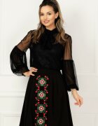 Effect Fusta neagra cu broderie traditionala