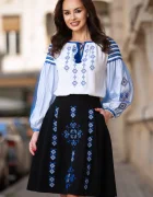 Effect Fusta traditionala neagra in clos brodata cu simbolul rombului