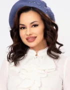 InPuff Basic Bereta premium din tricot azur Gossip Girl cu strassuri si flori brodate