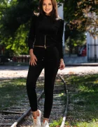 InPuff Basic Trening cambrat negru din catifea cu umeri buretati