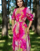 InPuff Rochie de zi in clos Aisha din voal fucsia cu imprimeu tip pictura