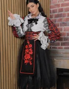 Legendaria Fota traditionala Flori de Sânziene cu broderie rosie