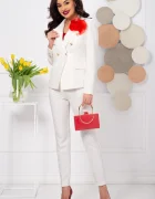 Patricia Costum dama alb elegant cu floare 3D