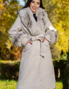 Patricia Palton dama bej elegant Fabiola din stofa cu guler din blana