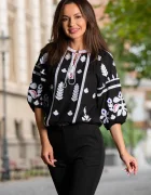 Traditional Bluza a neagra din vascoza cu broderie florala
