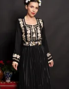Traditional Brau Marcela cu flori bej brodate