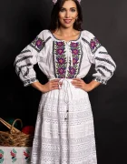 Traditional Ie a alba din bumbac Florina cu trandafiri mov brodati