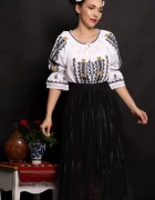 Traditional Ie a alba Magdalena cu simbolul crucii brodat