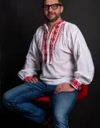 Traditional Ie a barbati din bumbac Dorian cu broderie rosie