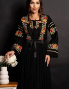 Traditional Ie a Bucovineana neagra cu anemone brodate