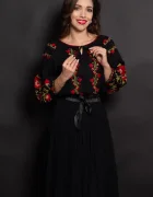 Traditional Ie a neagra Aida cu maci rosii brodati
