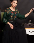 Traditional Ie a verde Stefania cu maneci perforate si broderie florala