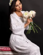 Traditional Ie alba Bucovineana din bumbac Ana-Maria brodata cu simbolul ancestral al stelei